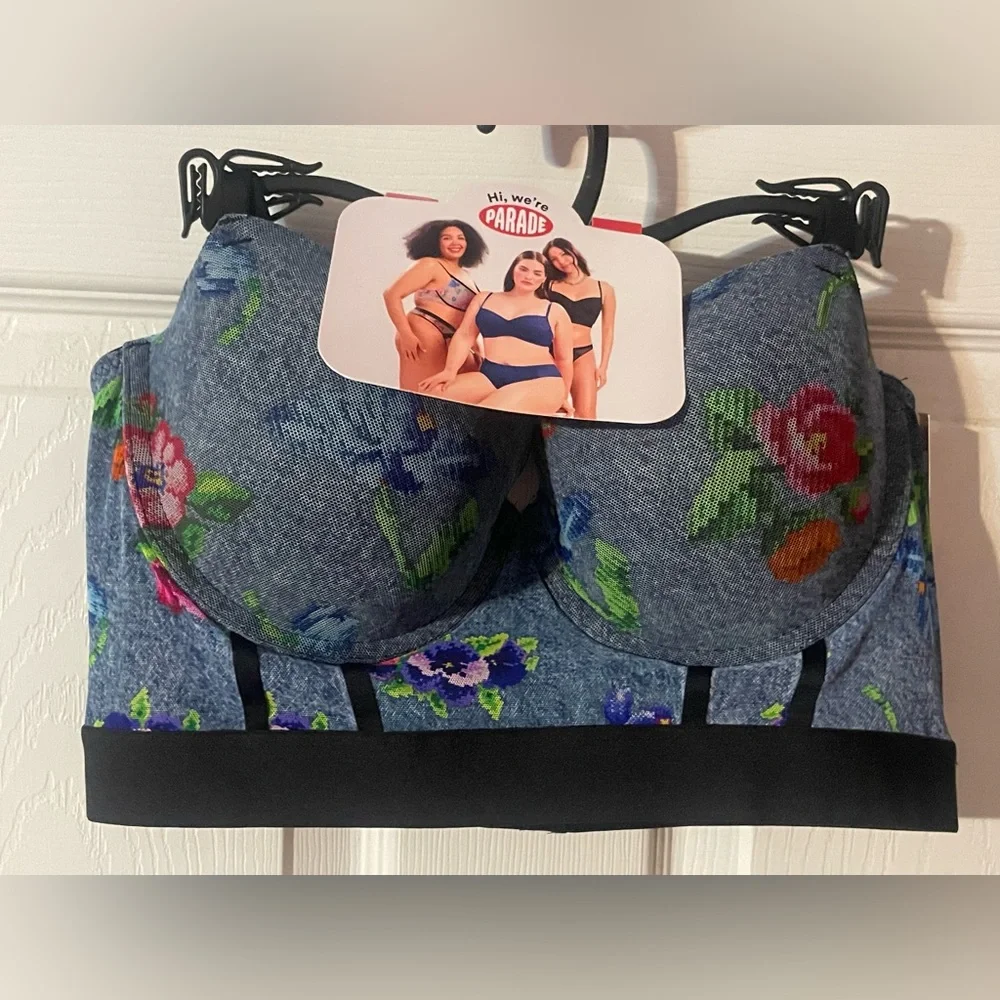 Bundle! Parade bra, and‎ 2 sets of 2 pack thongs! NWT!